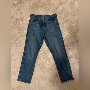 Levi’s wedgie straight jeans size 27